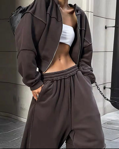 DECONSTRUCTION TRACSUIT