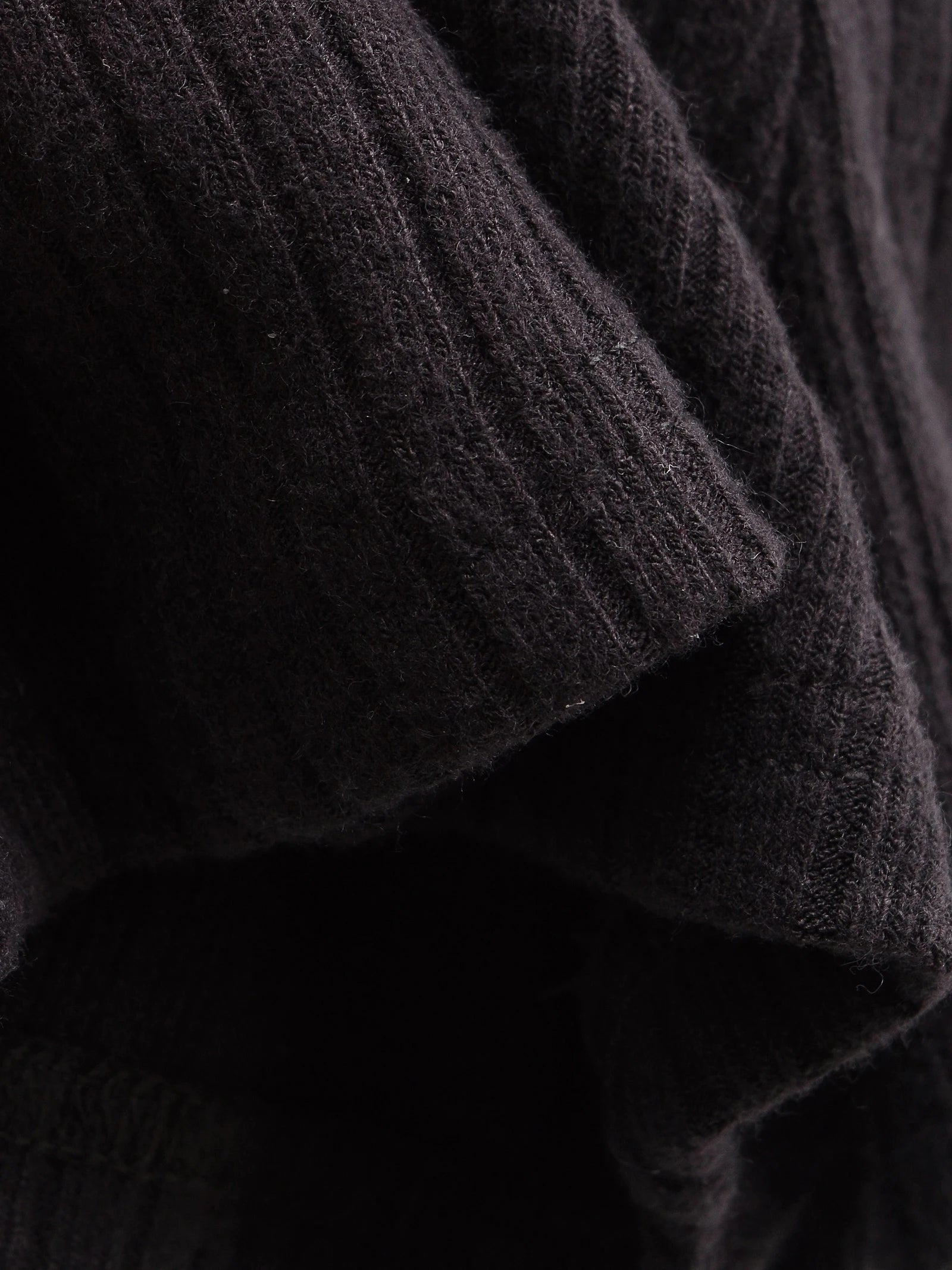 RIBBED HIGH-WAIST KNIT SHORTS